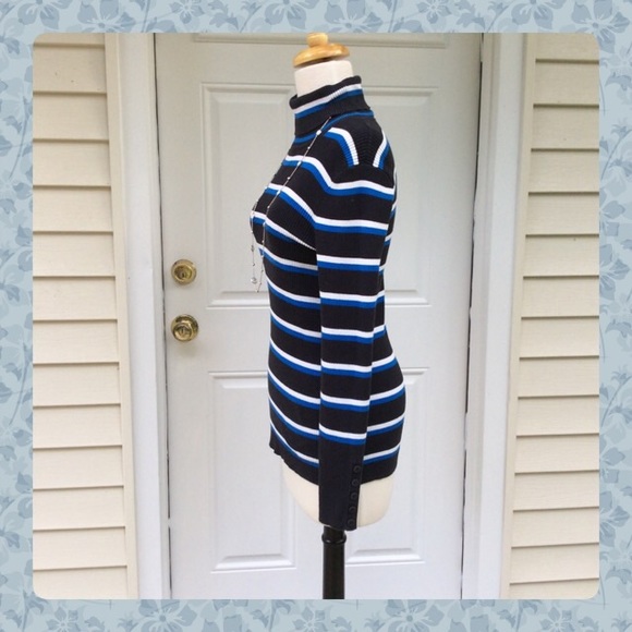 Classic Lands End Turtle neck will button cuffs - Picture 3 of 4